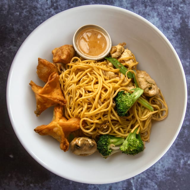 #2. Chicken Lo Mein.